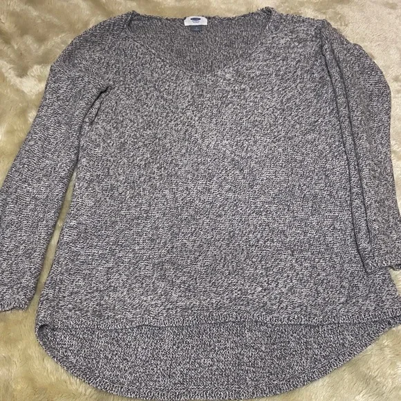 Old Navy Women's V-Neck Sweater in Heather Gray - Picture 1 of 1
